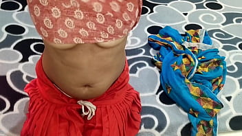 Ibu Tiri Desi Menggoda Dengan Mulut Menggairahkan Untuk Pria Muda, Bercumbu Dengan Rayuan Nakal Dalam Bahasa Hindi