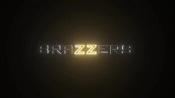 Mengisap Penjual Hingga Tuntas – Skylar Snow / Brazzers / Tonton Lengkap Di Www.zzfull.com/dildo