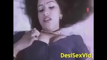 Malam Pertama Yang Menggoda: Bhabhi India Panas Dalam Video Suhagraat