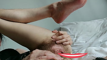 Nyonya Rusia Menunggu Kekasihnya, Jari-jari Menggoda Liang Berbulu Lebat, Hasrat Fetish Rambut Ginnagg Yang Memabukkan.