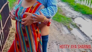 Gadis Desi Digoyang Pacarnya Di Alam Terbuka