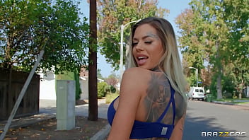 Joging Bergoyang Dan Ciuman Panas / Brazzers / Unduh Lengkap Di Https://zzfull.com/sno