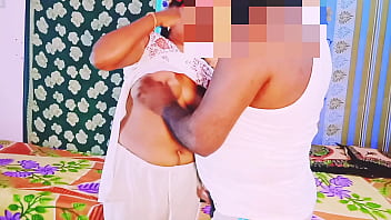 Anak Tiri India Menggoyang Ayah Tirinya Dengan Rayuan Mesum Khas Telugu.