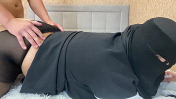 Nyonya Arab Yang Menggoda Duduk Di Batangku Dan Kuras Isi Sperma Ke Dalam Liang Sempitnya