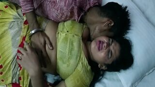 Mekanik Tv Menggoyang Bunda Seksi Dalam Video Panas Bangladesh