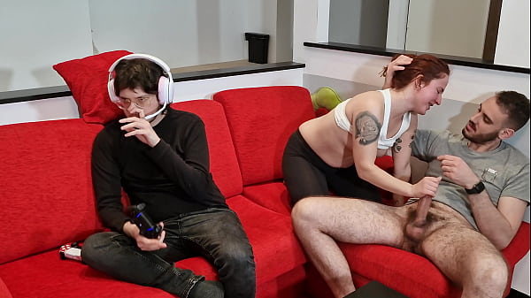 Adik Tiri Main Seru Dengan Teman Dekat Kakak, Sementara Kakak Tiri Asyik Main Game (muncrat Di Menit 10.35) – Subtitle Inggris – Undress Saga Episode 03