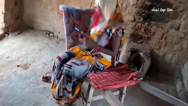 Desi Bhoji Yang Seksi Digoyang Di Ranjang Dengan Gaun Sari Terbuka, Video Seks India Panas Dengan Suara Erotis Dan Vulgar.