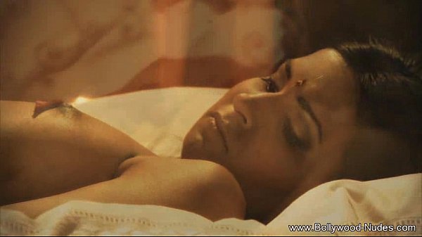 Gadis Desi Menggoda Menari Dengan Sensual Dan Bersinar