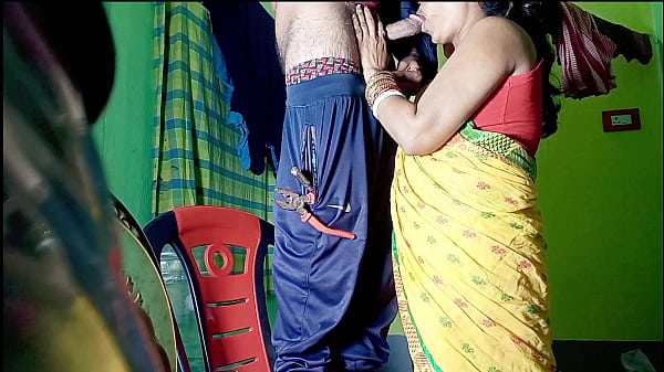 Bhabhi India Ngentot Basah Dengan Tukang Listrik, Suara Hindi Menggairahkan | Fireecouple