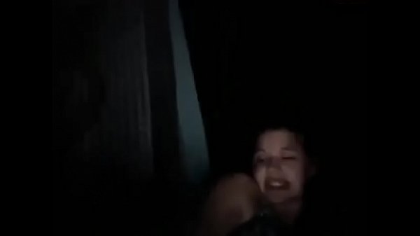 Gadis Amatir Panas Menggoyangkan Pantat Montoknya Secara Live