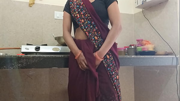 Bhabhi Desi Seksi Di Dapur Desa, Suara Erotisnya Jelas Terdengar