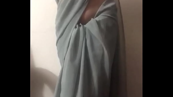 Gadis Desi Muda Jalang Dalam Sari Yang Menggoda