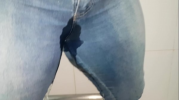 Paty Bumbum – El Toro De Oro: Gata Fica Doida Na Farra E Mija Na Calcinha Na Frente Dos Machos!