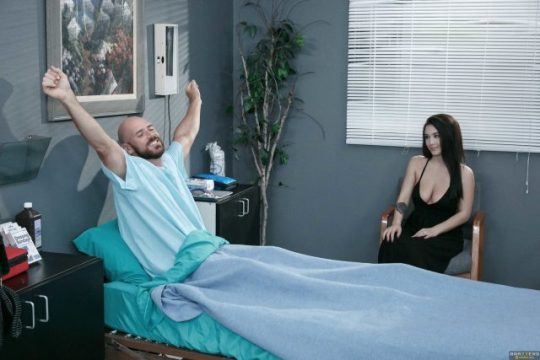 Audrey Bitoni Yang Tak Bisa Tidur Dan Hanya Ingin Mengisap Kontol