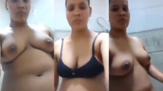 Gadis India Merekam Video Bugil Panas Untuk Pacar Yang Merindu