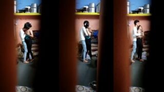 Istri Genit Ketemu Tetangga Diam-diam Dalam Video Panas Desi