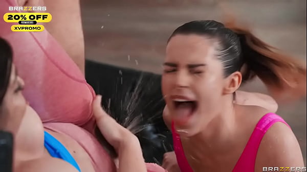 Klub Muncrat Brazzers: Keira Croft & Chanel Camryn Basahi Ranjang, Masukin Kode Promo Xvpromo!