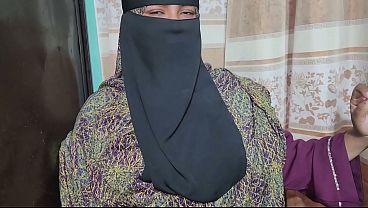 Aku Menggoda Guru Anak Tiriku Di Rumah Kosong Yang Sunyi.