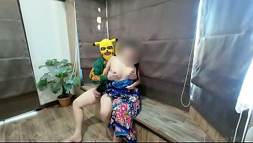 Nona Thai Menggoda Dengan Sarung – Taman Rahasia Yang Menggairahkan Di Alam Terbuka