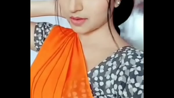 Tubuh Seksi Bergoyang Di Film Panas Tamil