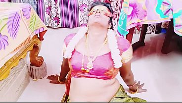 Desi Bhabi Bohot Masti Mein, Swamiji Ke Saath Chudai Karte Hue Gande Telugu Gaaliyon Se Chud Rahi Hai.