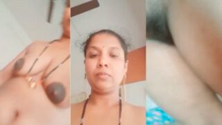 Gadis India Selatan Telanjang Memainkan Bulu Kemaluannya Dalam Rekaman Mms Panas