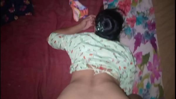 Pegang Erat Pacar Desi, Bikin Dia Merem Melek