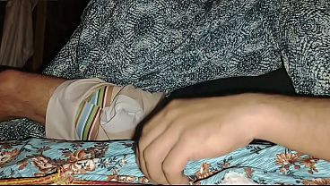 Malam Ini, Ibu Tiri Kasih Nikmat Gila, Jari Dua Kumasukin Ke Memeknya Sampe Keluar Air.