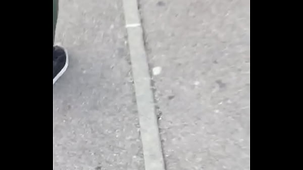 Paha Montok Bergoyang Di Balik Jilbab
