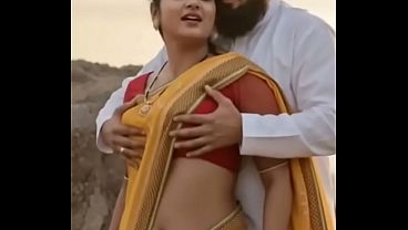 Desi Bhabhi Saree, Nyepong Susu, Roman Picisan.