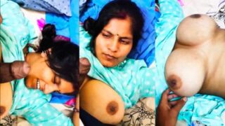 Ibu Montok Dan Pacar Kecilnya Main Peran Panas Di Video Hindi Bf