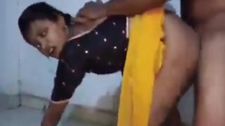 Tuan Ngewe Pembantunya Dari Belakang Dengan Gaya Anjing, Keras Banget