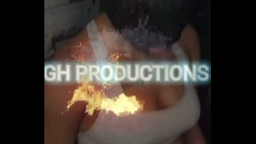 Ngencengin Memek Manis Adik Tiri Mesum Sambil Temennya Nonton