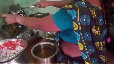 Ibu Rumah Tangga India Masak Seks Dengan Selingkuhan.