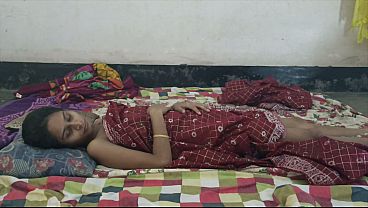 Desi Bhabhi Ke Padosi Ne Uski Chut Faad Di, Zor Se Chod Ke Moot Di.