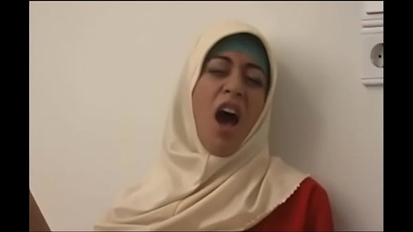 Nih Bos, Nih Cewek Arab Jilbab, Nafsu Banget Pengen Digebukin.
