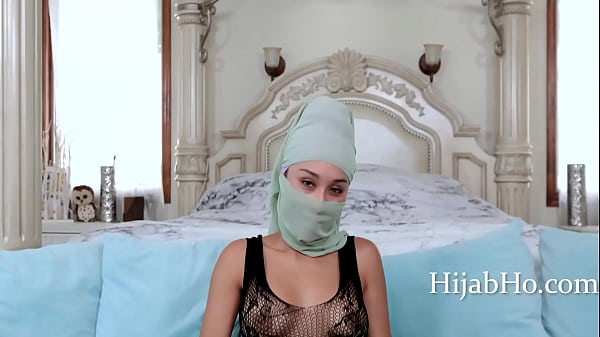 Ibu Tiri Berhijab Bikin Tenang – Cali Lee Bikin Gregetan