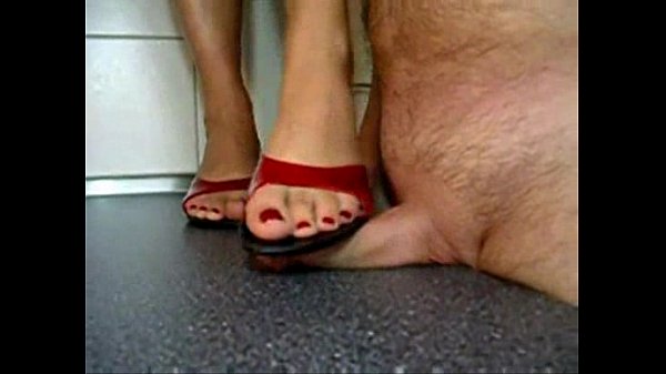 Bhabhi India Seksi Injak-injak Kontol Si Devar Sampe Muncrat.