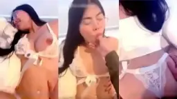 Bareng Si Abg Seksi, Gaya Hot Bikin Makin Nagih.