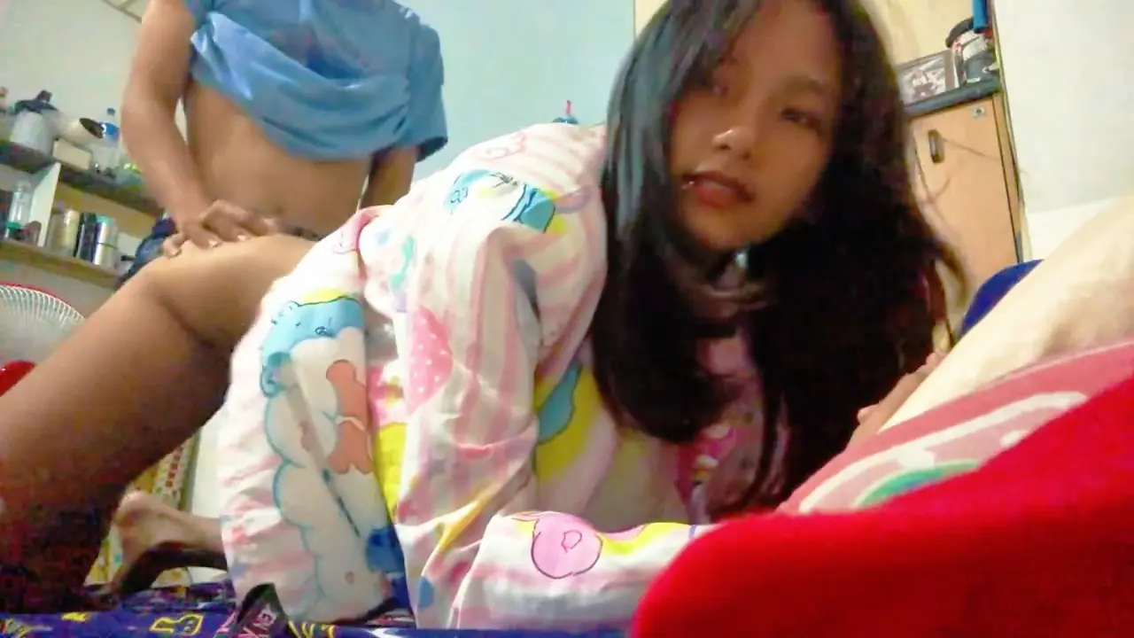Pacar Montok Pengen Dikocok Dalem Biar Anget Katanya.