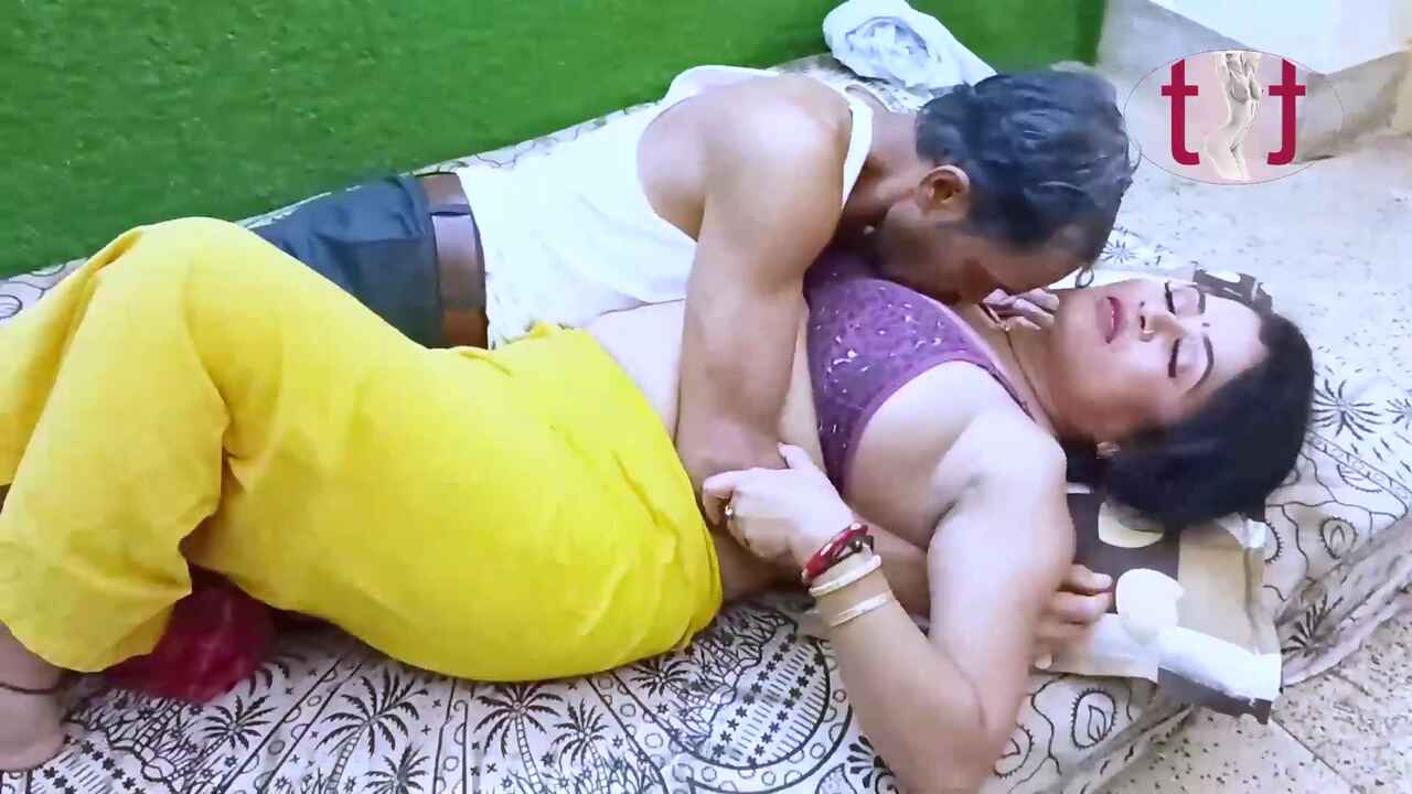 Tonton Video Xxx Savita Bhabhi 2024, Ngangkang Topless Bikin Muncrat!