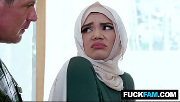Cewek Hijab Manis Pertama Kali Digarap Sama Tukang Ledeng Naudi Nala, Jason Sarcinelli—basah Semua!