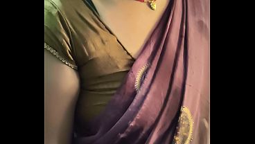 Aku Pengen Banget Sama Ibu Rumah Tangga India Yang Seksi, Bikin Ngilu Setiap Liatnya.
