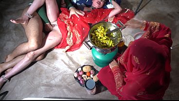 Ibu Tiri Desi India Lagi Ngewe Di Dapur, Omongan Kotor Bikin Makin Panas