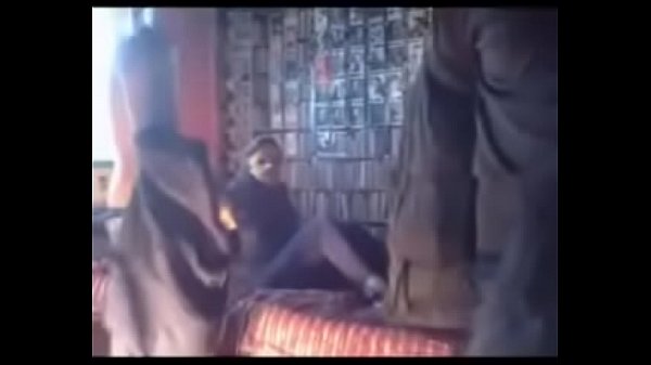 Pasangan Desi Ngewe Tiga – Sange Banget Bagian 1