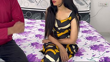 Pas Priya Ngasih Interview Buat Kerjaan, Dia Pake Rok Mini Super Ketat Yang Bikin Mata Si Pewawancara Nggak Fokus.