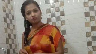 Tonton Video Mandi Sarika (sarika Vikki) Yang Bikin Panas, Basah Kuyup, Bikin Ngiler!