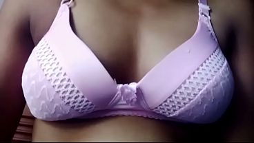 Malam Ini, Gadis India Super Panas Siap Bikin Lo Nggak Bisa Tidur!