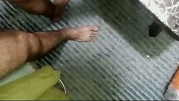 Arab Gay Threesome: Kontol Digebuk, Mulut Ngehisap Batang, Dua Bule Saudi Ngewein Sapi Irak, Lubang Pantatnya Dibuka Lebar.