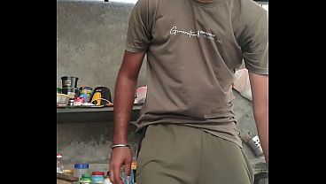 Bocah India Sendirian Muterin Kontol Kecilnya Yang Mungil.